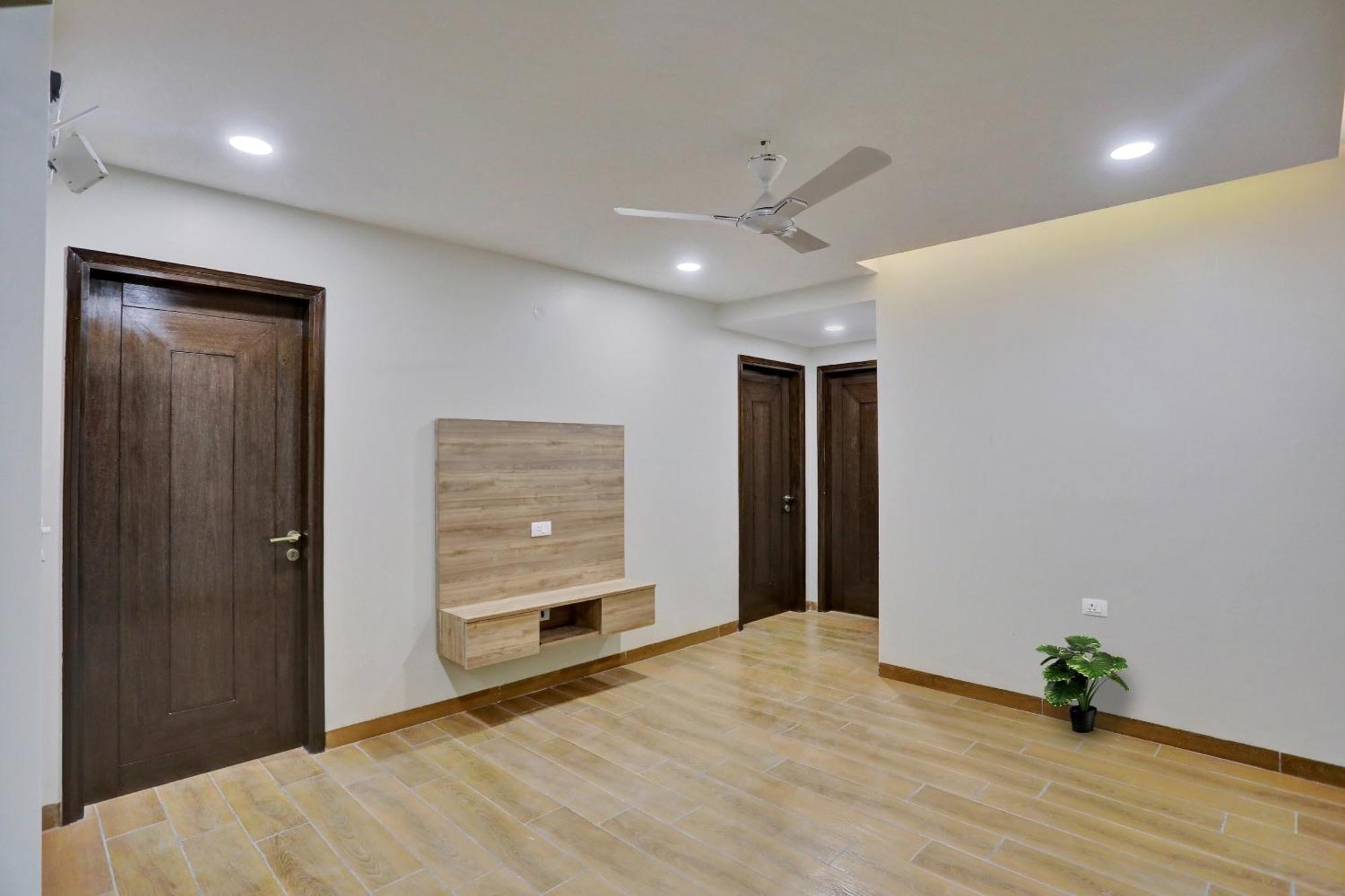 Hotel Townhouse Xanthe Noida Esterno foto